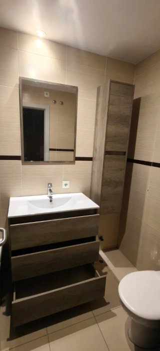 Conjunto muebles de baño, lavabo y espejo