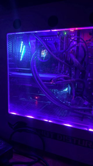 PC Gaming con Monitor AOC Curvo