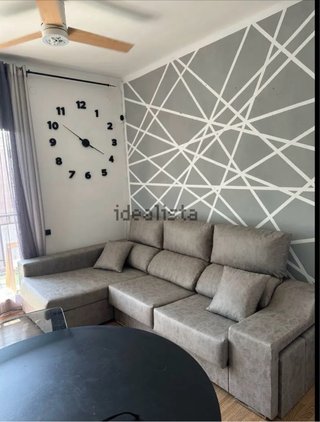 Se alquila habitación a chica sola