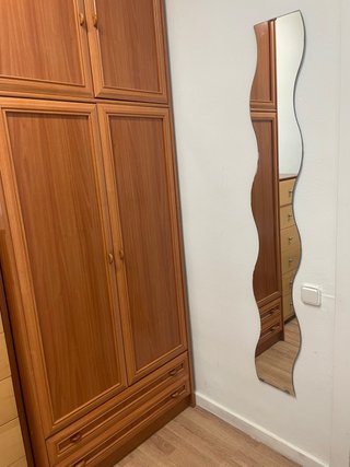 Se alquila habitación a chica sola