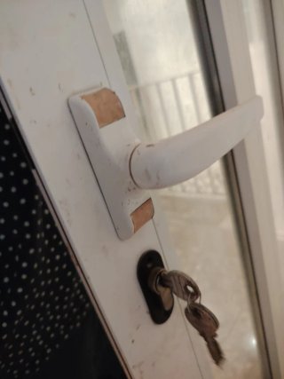 Puerta Balconera Aluminio con Persiana