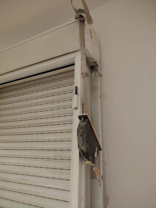Puerta Balconera Aluminio con Persiana