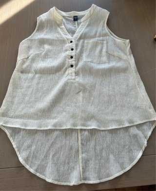 Blusa blanca cuello V sin mangas curve