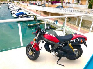 Suzuki Street Magic Scooter Roja