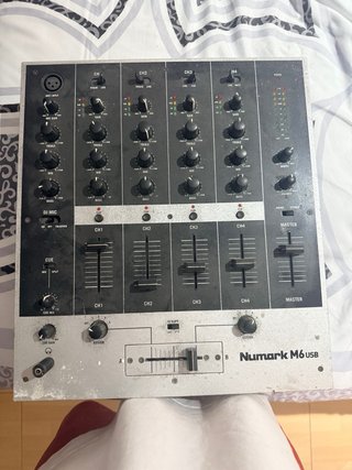 Numark M6 USB Mesa de Mezclas