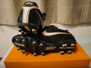 Scarpe da calcio Nike Tiempo taglia 41 nere