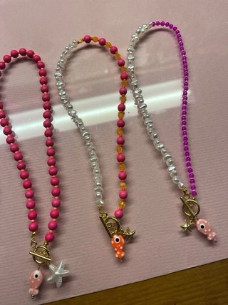 Collane colorate con charm a forma di pesce