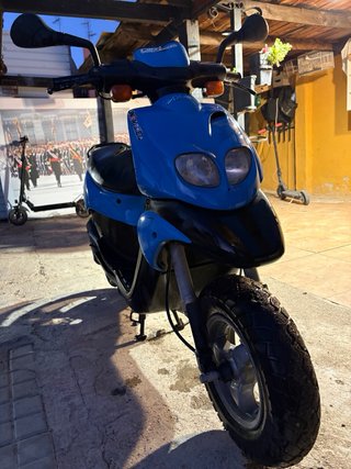 Scooter Peugeot 50cc Azul y Negro