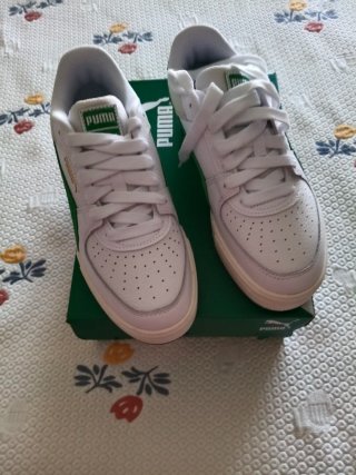Zapatillas Puma Blancas y Verdes