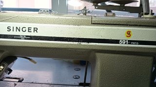 Singer 591C 3005D industrial japonesa + cortahílos