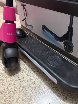 2 Patinetes electricos para niños