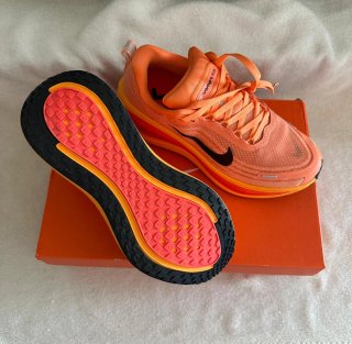 Nike Vomero 18 Plus NUEVAS