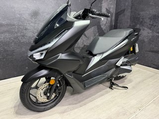 Honda PCX 125 DX ABS Negra
