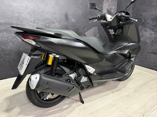 Honda PCX 125 DX ABS Negra