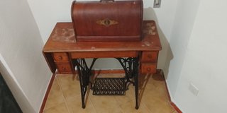 Máquina de coser Singer antigua