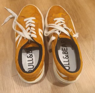 Zapatillas de terciopelo amarillo