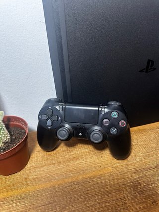 PS4 + 2 controller + Giochi