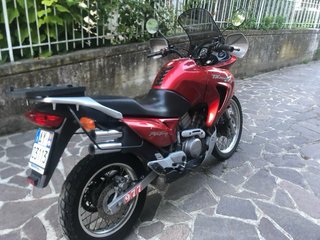 Honda Transalp 650 cc Roja