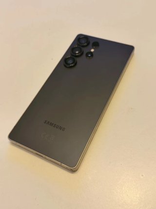 Samsung S25 Ultra + Apple Watch 8 Nero