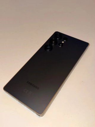 Samsung S25 Ultra + Apple Watch 8 Nero