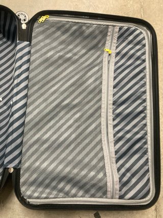Maleta azul de viaje