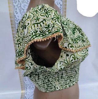 Top asimétrico talla 42 verde y dorado