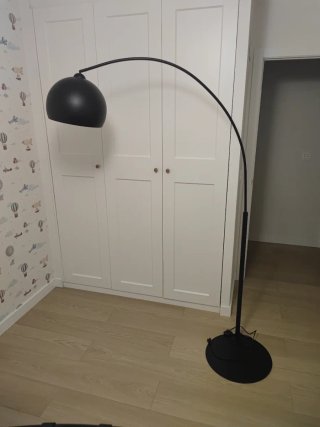 Lámpara de arco moderna negra