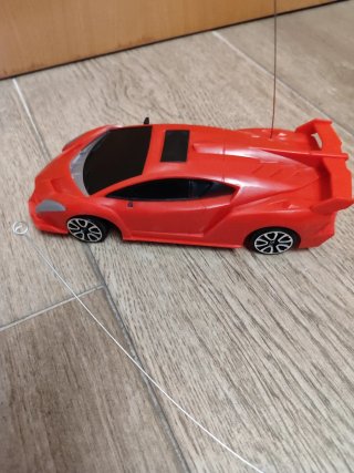 Coche RC 1:24 27MHz -nuevo a estrenar