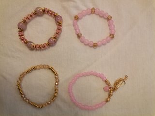 Set di 4 Braccialetti Dorati e Rosa