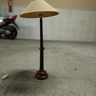 Lámpara de mesa tela y madera