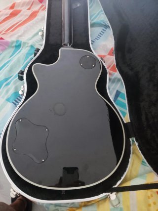 Guitarra Eléctrica Les Paul Custom + Maleta