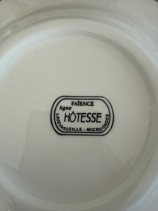 Juego de platos decorados con olivas