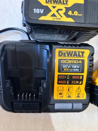 Taladro DeWalt + 2 Baterías 18V