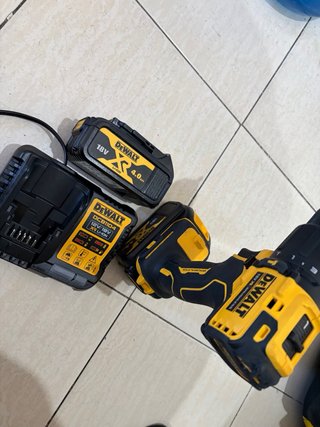 Taladro DeWalt + 2 Baterías 18V
