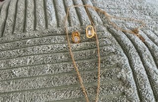Pendientes Tous Oso Dorado con Piedra Blanca