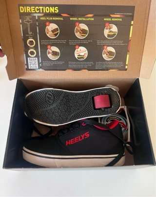 Zapatos Heelys Negros y Rojos con Ruedas