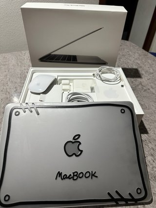 MacBook Pro 13” 2017 + Ratón Apple