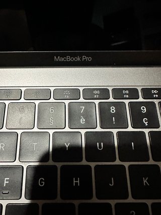 MacBook Pro 13” 2017 + Ratón Apple