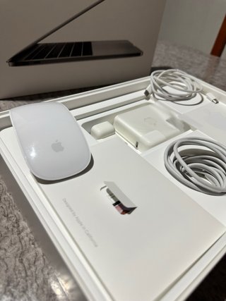 MacBook Pro 13” 2017 + Ratón Apple