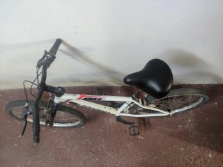 BICI ROCKRIDER ST 100 RUEDAS 24" Y PERFECTO ESTADO