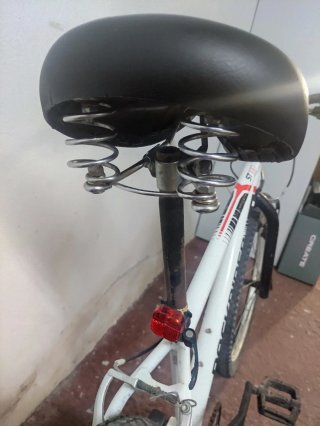 BICI ROCKRIDER ST 100 RUEDAS 24" Y PERFECTO ESTADO