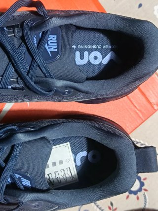 Nike Vomero 18 Azul/Gris Nuevas