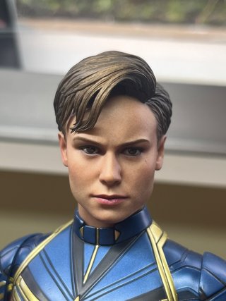 Capitana Marvel Endgame Hot Toys