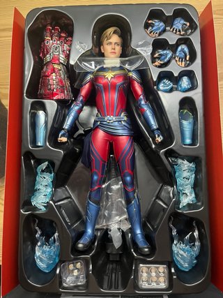 Capitana Marvel Endgame Hot Toys