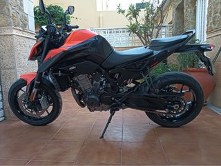 KTM 890 Duke
