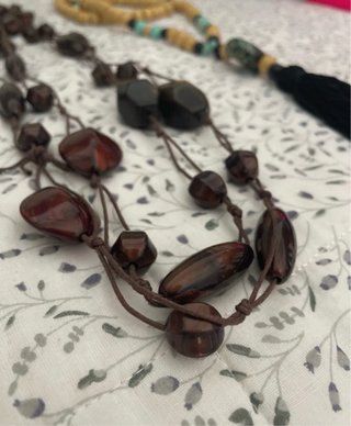 Collares y pendientes de cuentas