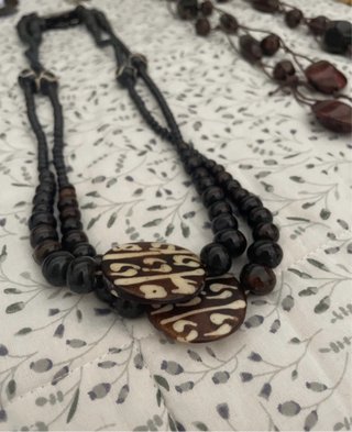 Collares y pendientes de cuentas