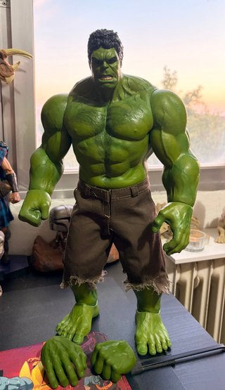 Figura Hulk copia de Hot Toys 1/6 Repintado