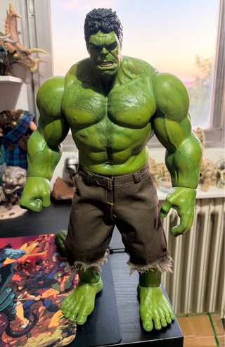 Figura Hulk copia de Hot Toys 1/6 Repintado