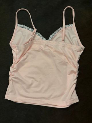 Top rosa con encaje